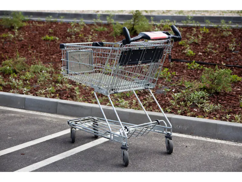 How much does an average shopping cart weigh